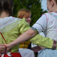 Vít Damborský - Štěpánčina ,,kérka" - svobodná děvčata v kole na letošních kobylských hodech